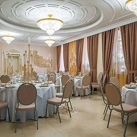 Hotel Mozart 4*