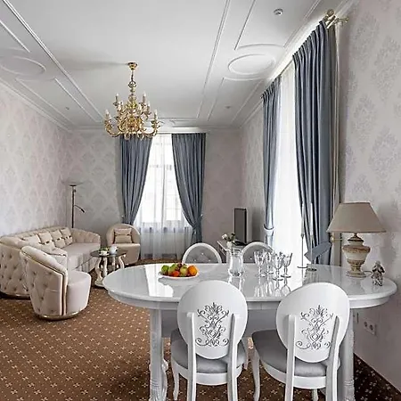 Hotel Mozart 4*