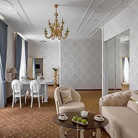 Hotel Mozart 4*