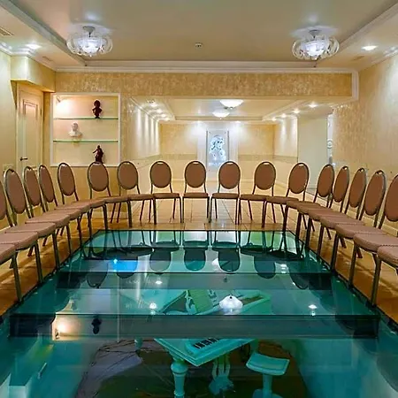 Mozart Hotel 4*