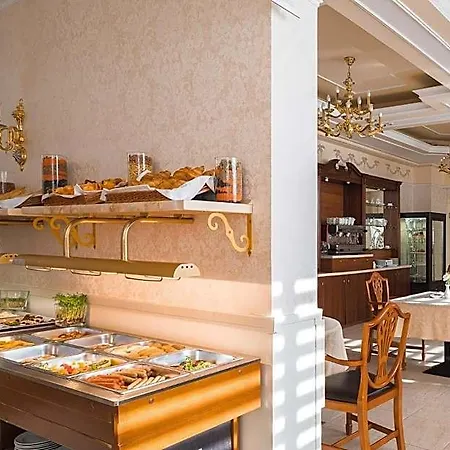 Mozart Hotel 4*