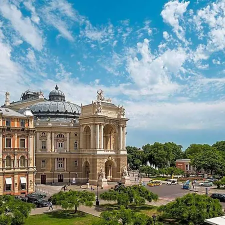Mozart 4* Odessa