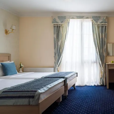 Hotel Mozart 4*