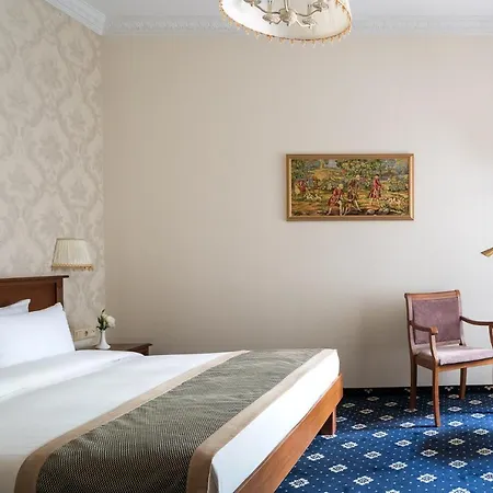 Hotel Mozart 4*